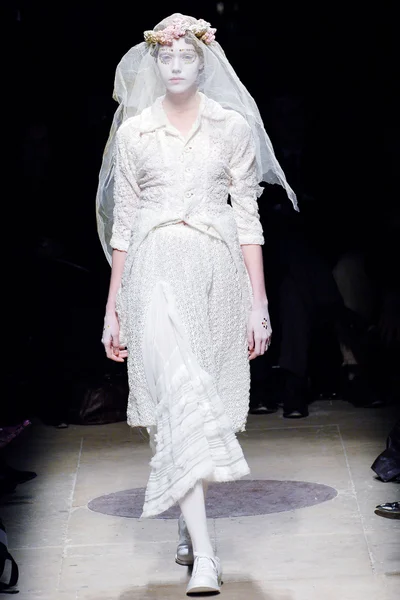 Look 27